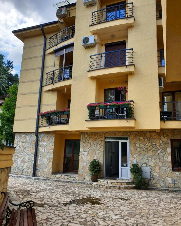 Apartman Crown Vrnjačka Banja Exteriör bild